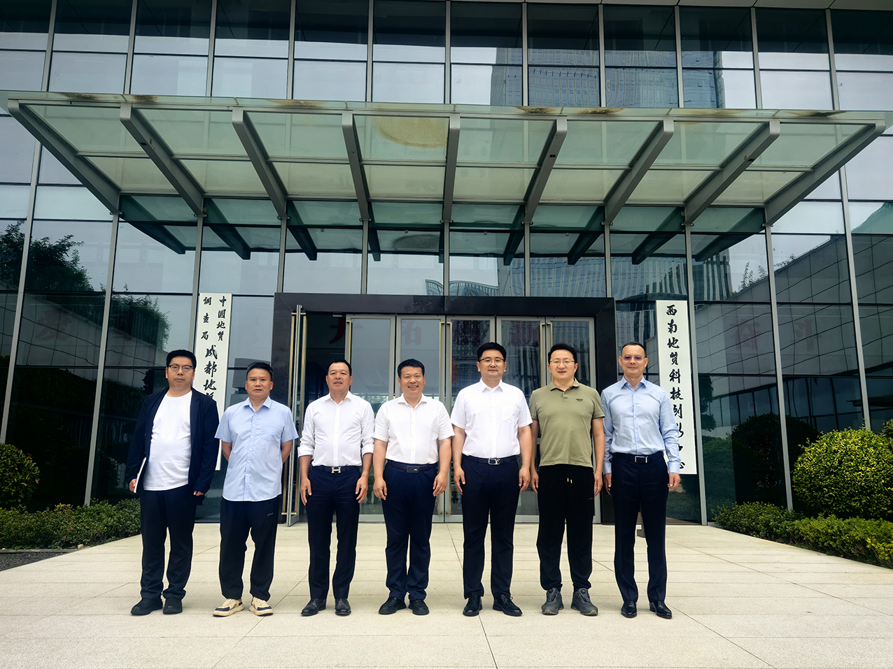 1747725669581691.jpg 9d0673c786017b04d9812d3efe37c06.jpg